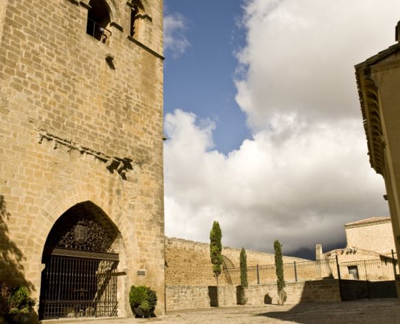 Logo de la bodega Bodegas Altos de Rioja Viticultores y Bodegueros, S.L.