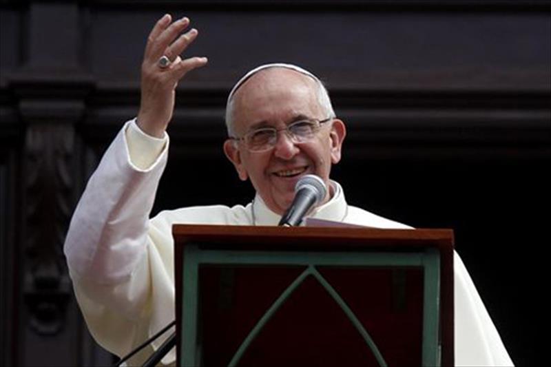 Imagen de la noticia El Papa Francisco bebe vino de Rioja