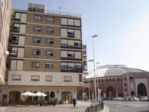 Fachada del Hotel Aranda